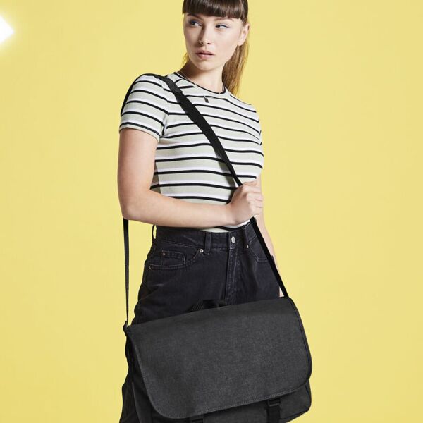 Two-tone digital messenger Thumbnail